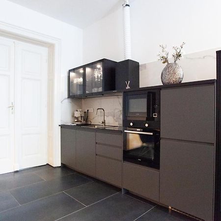 Apartamento Real Deluxe Next To Danube Budapest Exterior foto