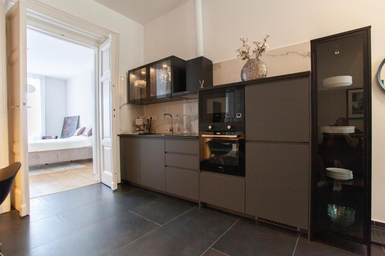 Apartamento Real Deluxe Next To Danube Budapest Exterior foto
