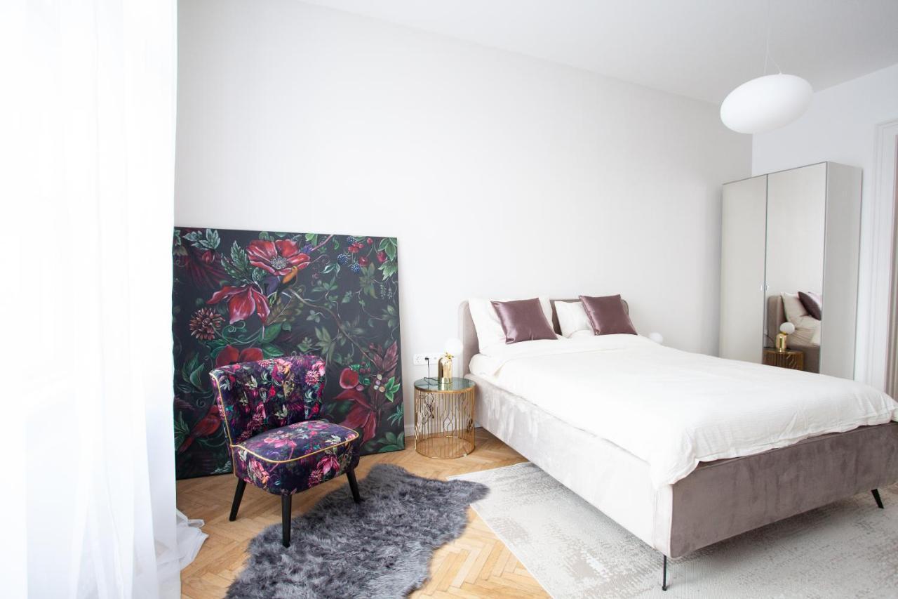 Apartamento Real Deluxe Next To Danube Budapest Exterior foto