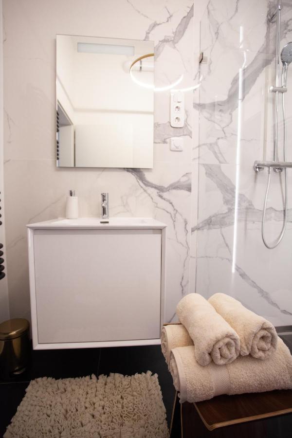 Apartamento Real Deluxe Next To Danube Budapest Exterior foto