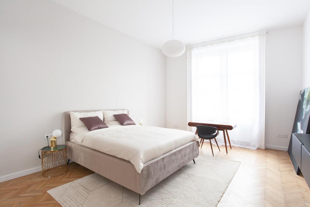 Apartamento Real Deluxe Next To Danube Budapest Exterior foto