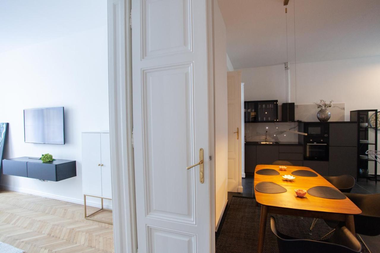 Apartamento Real Deluxe Next To Danube Budapest Exterior foto